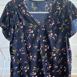 Ann Taylor Petite Floral Ruched Shoulder Tie Top in Small Petite